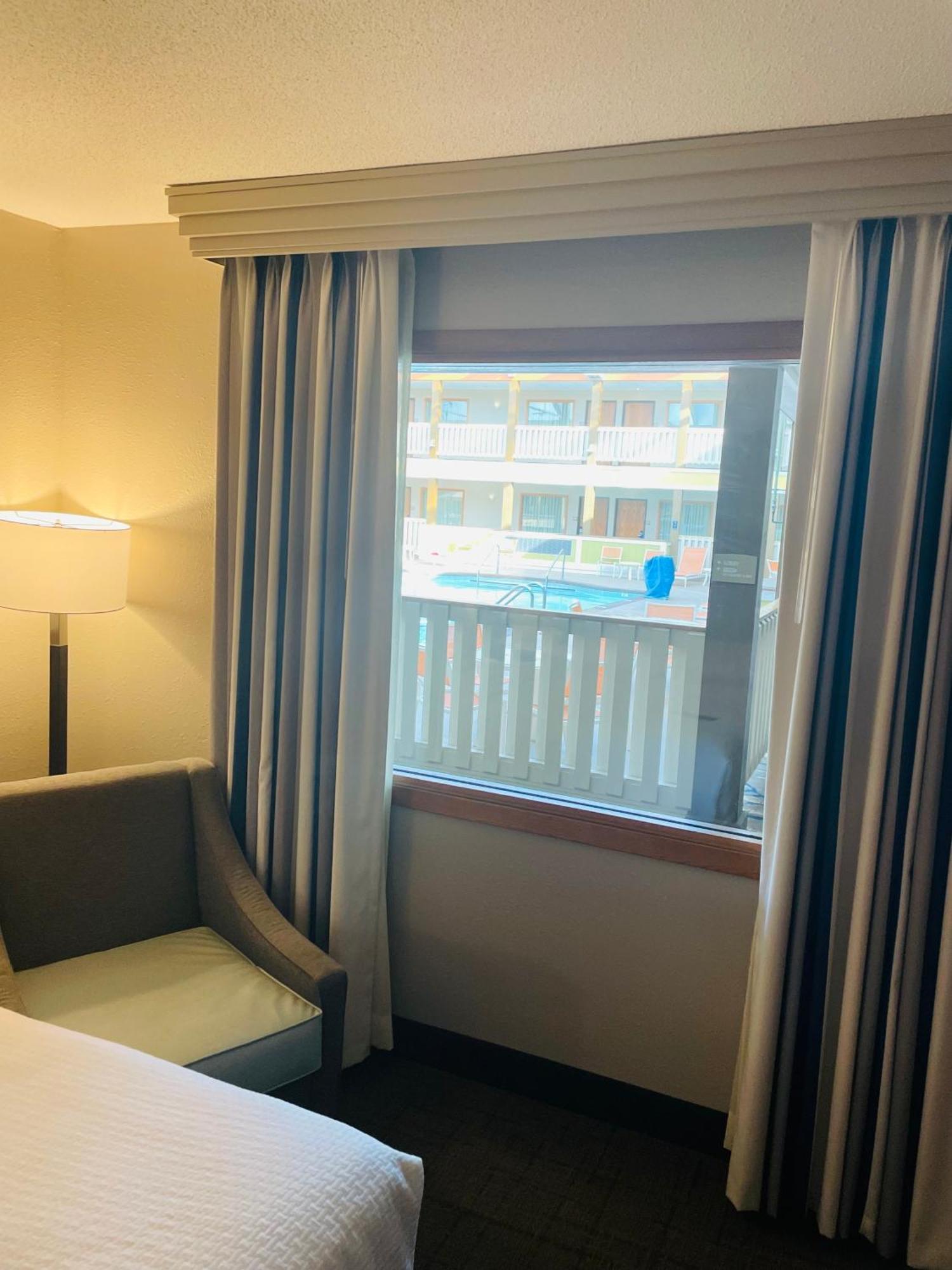 เบสต์ เวสเทิร์น พลัส ดูบูคิว โฮเต็ล แอนด์ คอนเฟอเรนซ์ เซ็นเตอร์ Hotel Dubuque ภายนอก รูปภาพ